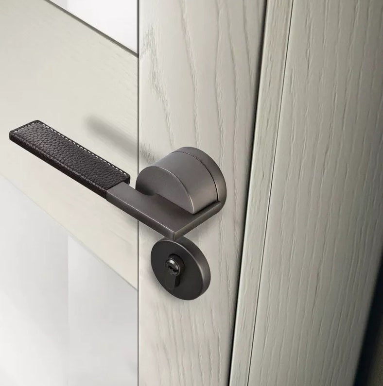 Brae Leather Door Lock in Pearl Grey Brown Leather