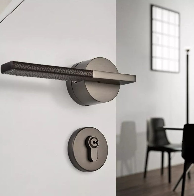 Brae Leather Door Lock in Pearl Grey Brown Leather